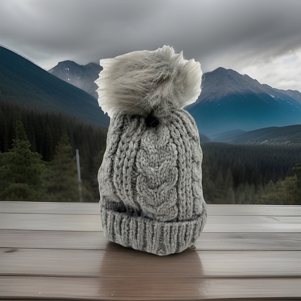 Time and Tru Cable Knit Beanie‎ Winter Hat Faux Fur Pom Gray One Size New